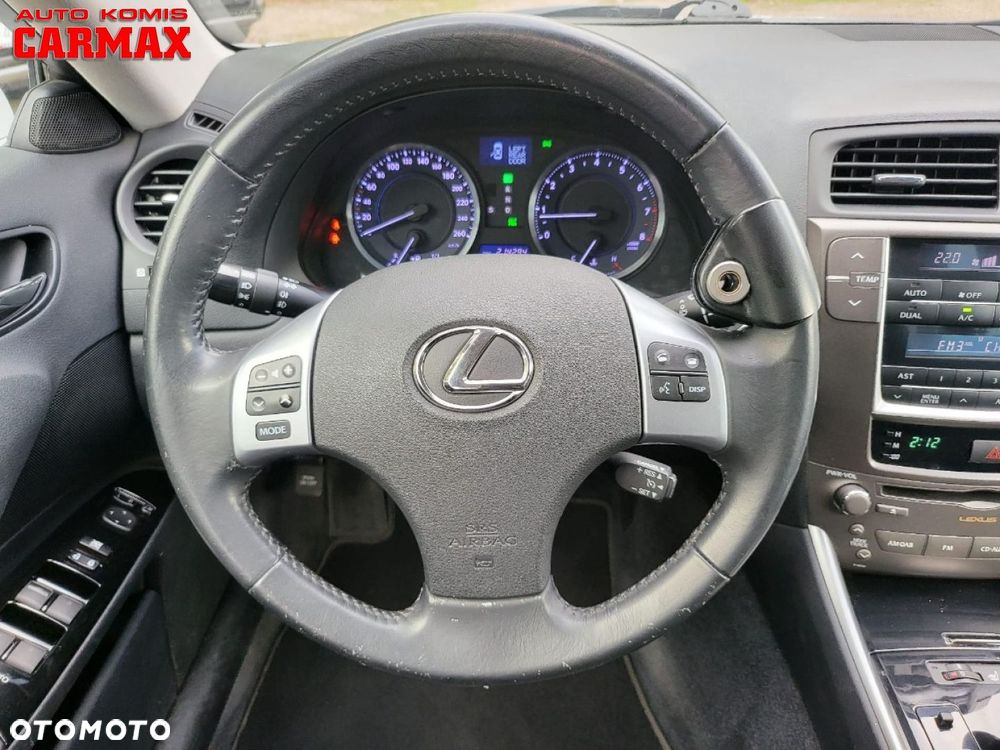Lexus IS - 12