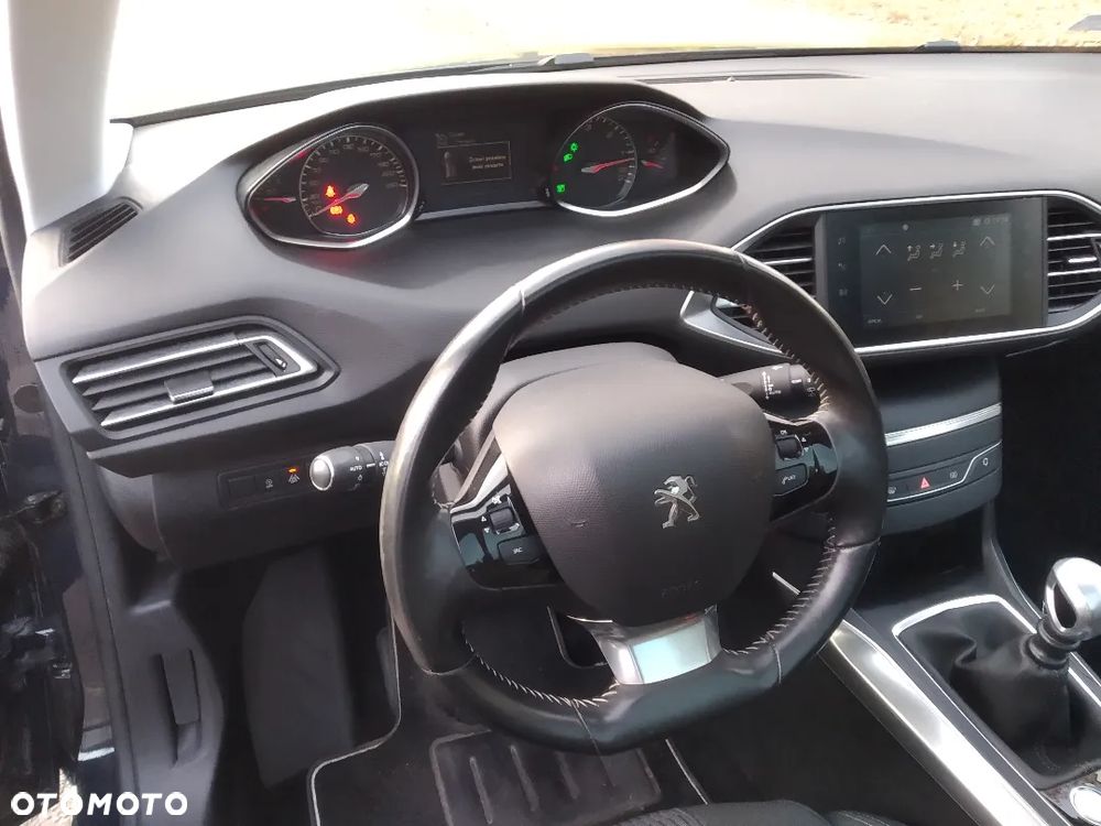 Peugeot 308 1.5 BlueHDi Allure S&S - 10