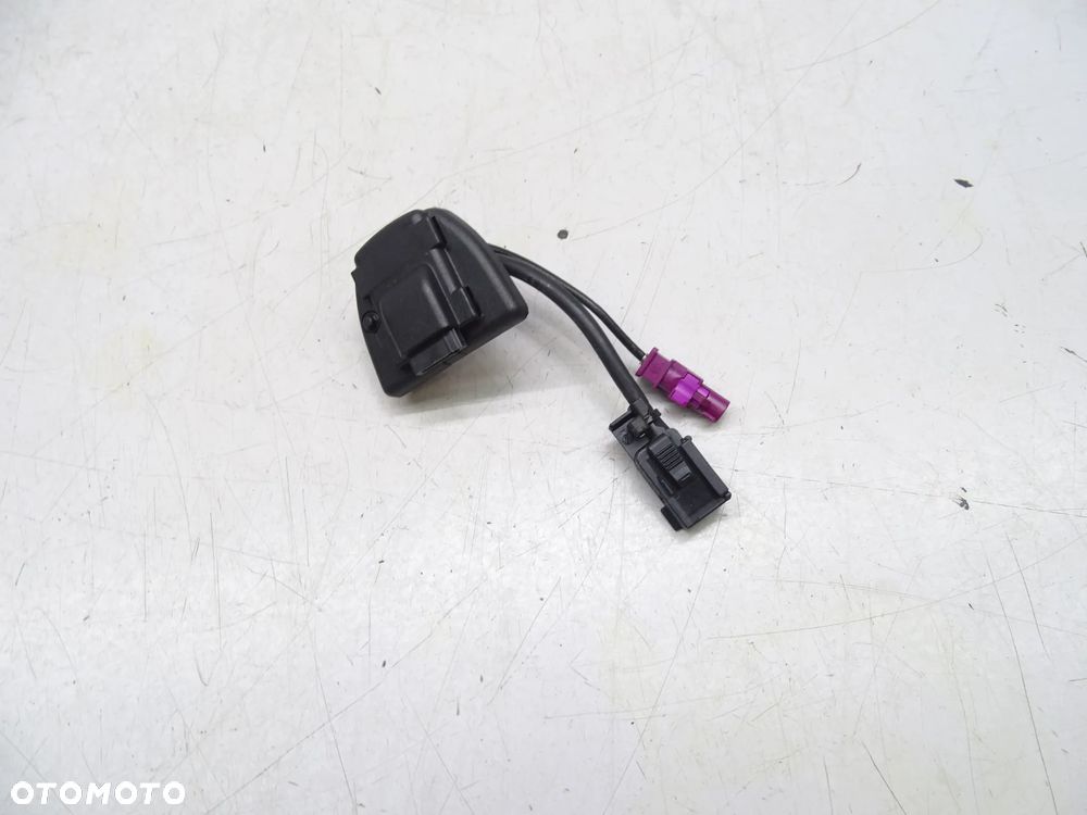 Mercedes Gniazdo zlacze bluetooth 2038201311 - 2