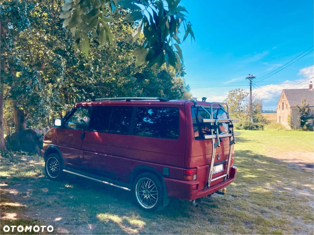 Volkswagen Transporter - 1