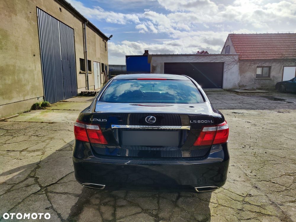 Lexus LS 600h L Prestige - 11