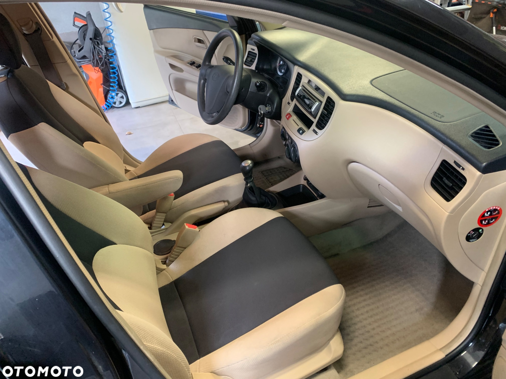 Kia Rio 1.4 Comfort - 11