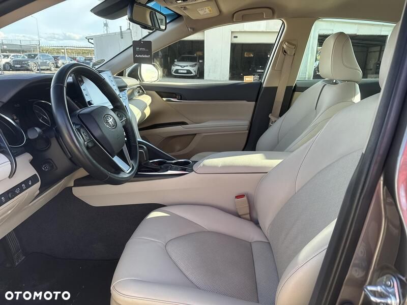 Toyota Camry 2.5 Hybrid Executive CVT - 12