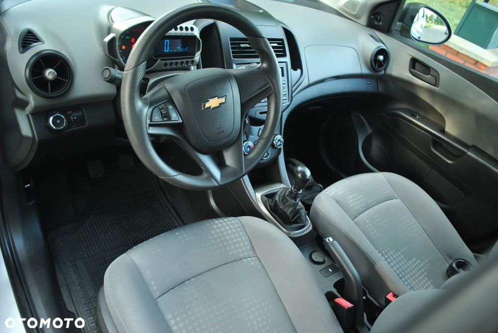 Chevrolet Aveo - 6