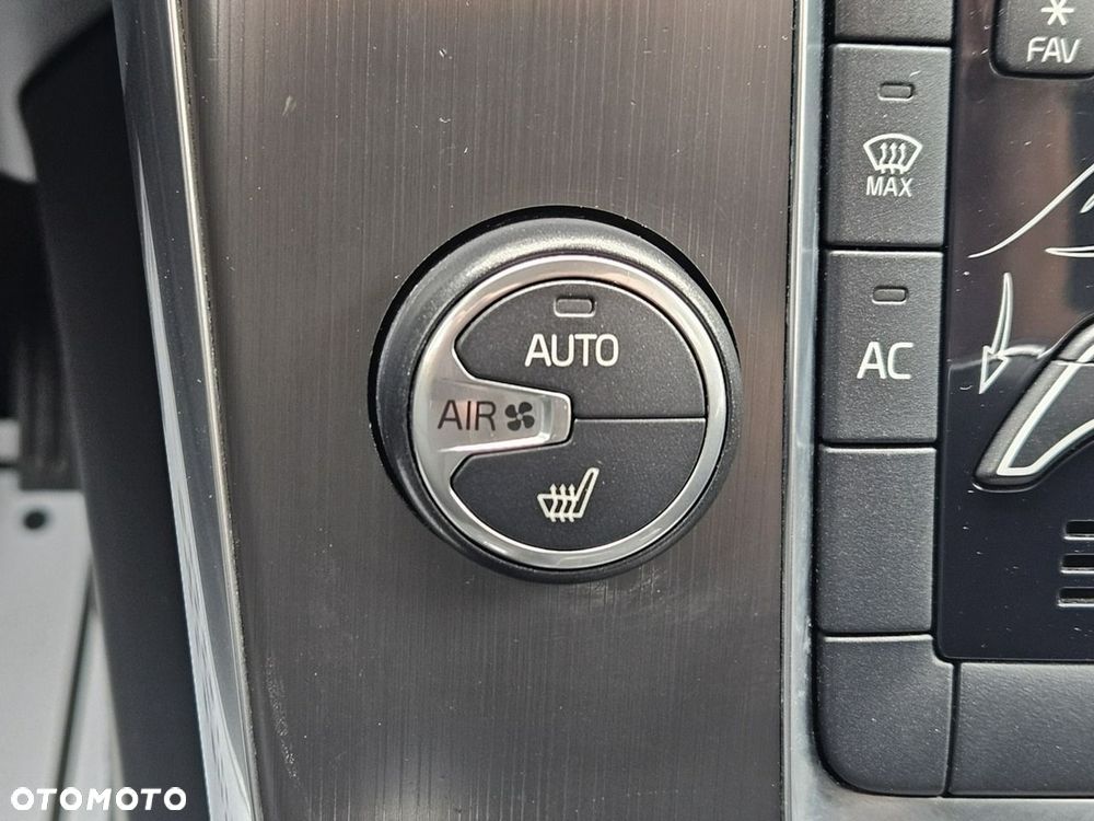 Volvo V40 D3 Geartronic Momentum - 12