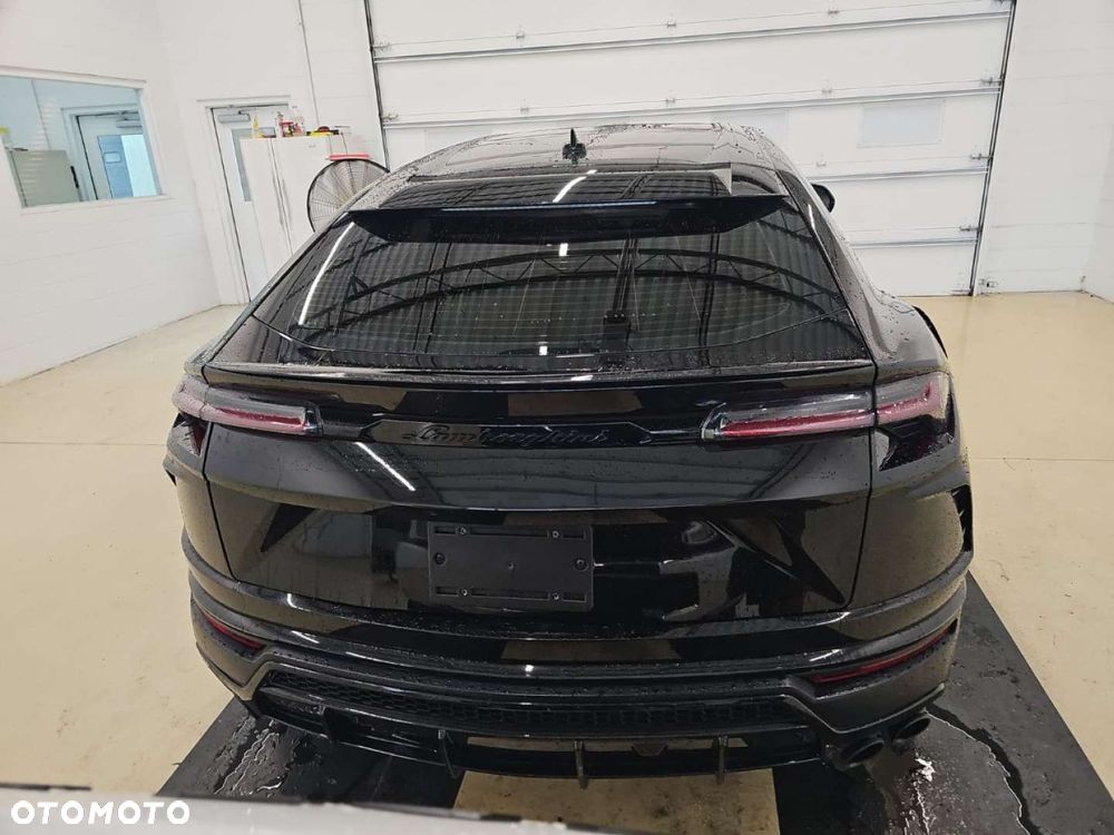 Lamborghini Urus - 3