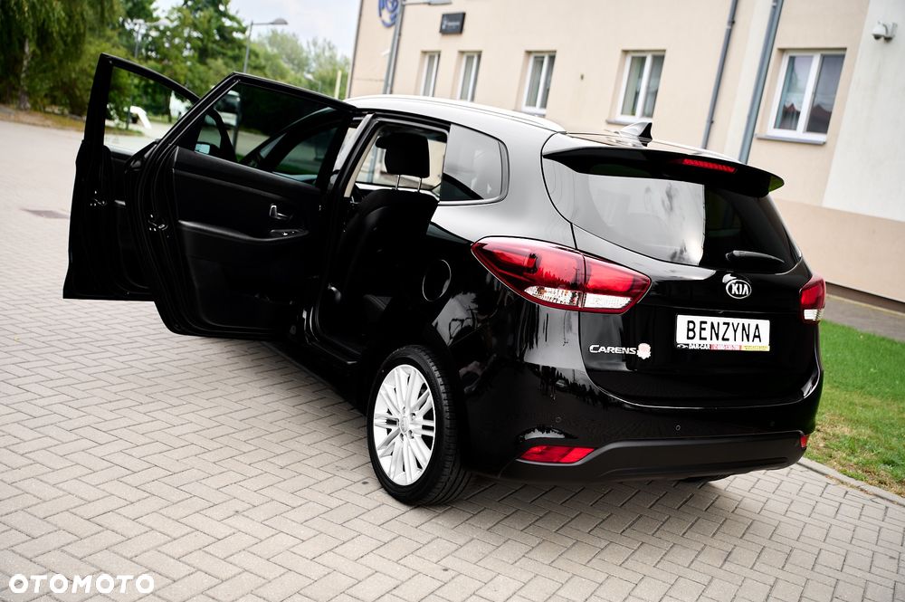Kia Carens 1.6 GDI Dream-Team Edition - 26
