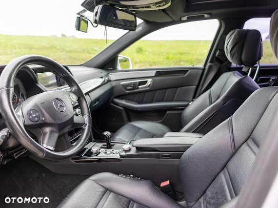 Mercedes-Benz Klasa E 63 AMG AMG Speedshift 7G-MCT - 24