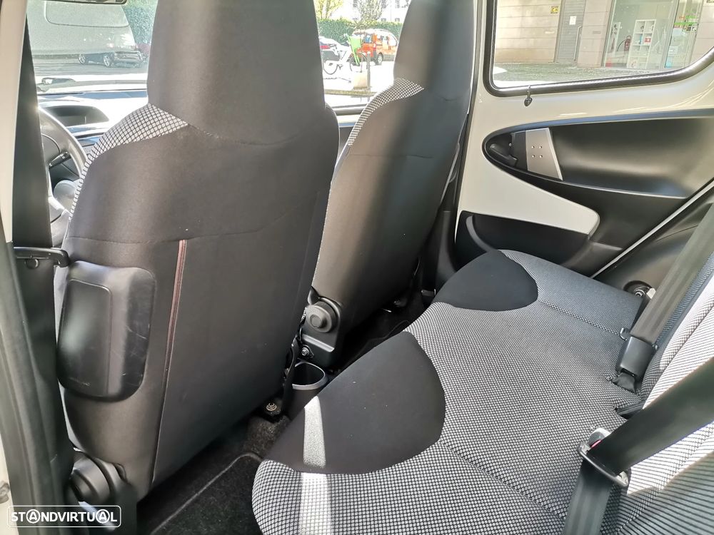 Toyota Aygo 1.0 + AC+VSC - 12