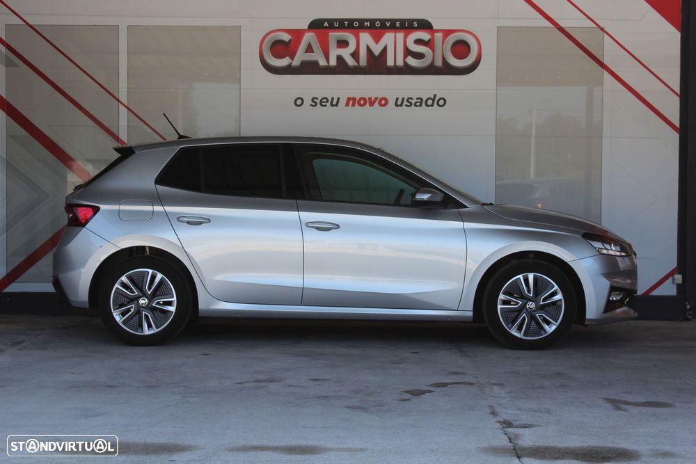 Skoda Fabia 2023 photo 2