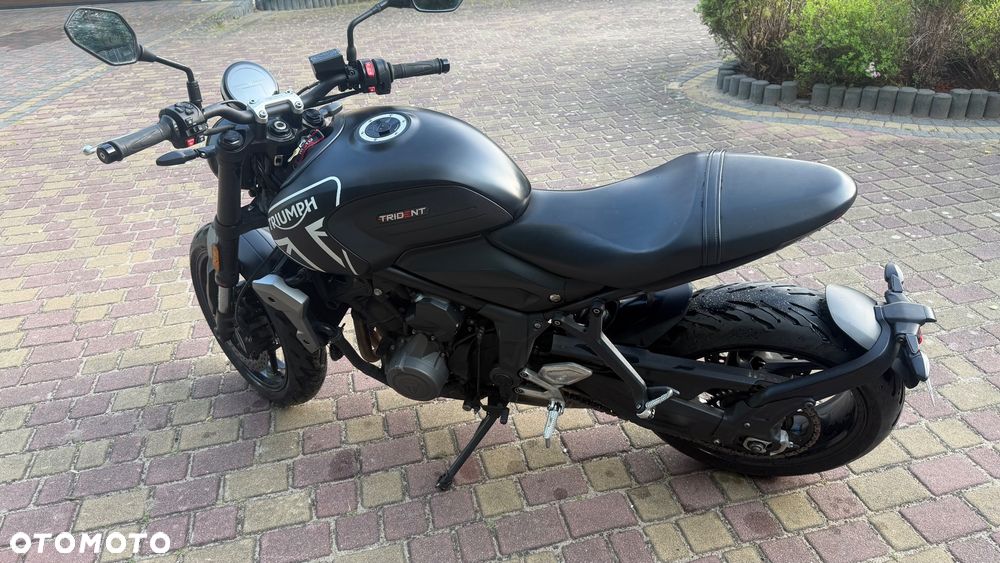 Triumph Trident - 3