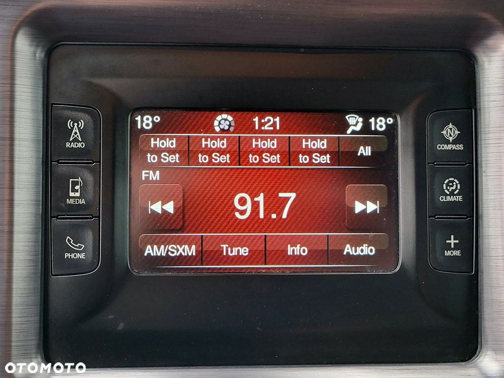 Dodge Challenger - 33