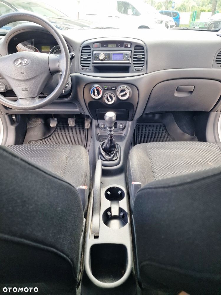 Hyundai Accent 1.6 Style A/C - 34