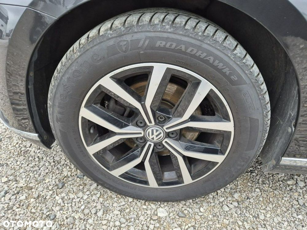 Volkswagen Passat - 20