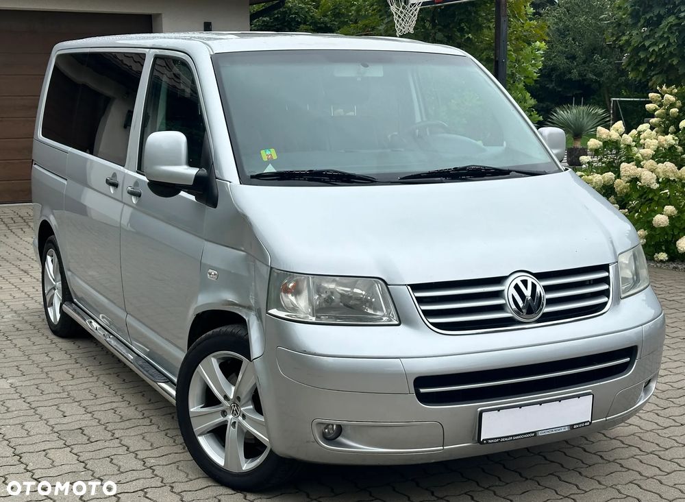Volkswagen Multivan - 1