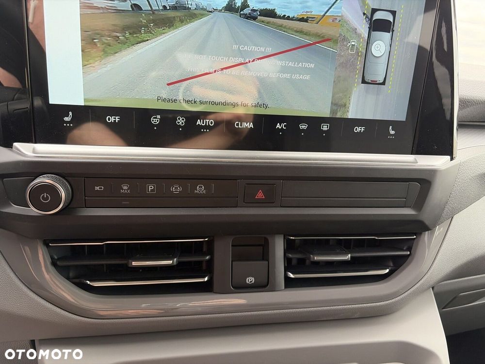 Volkswagen Caravelle - 32
