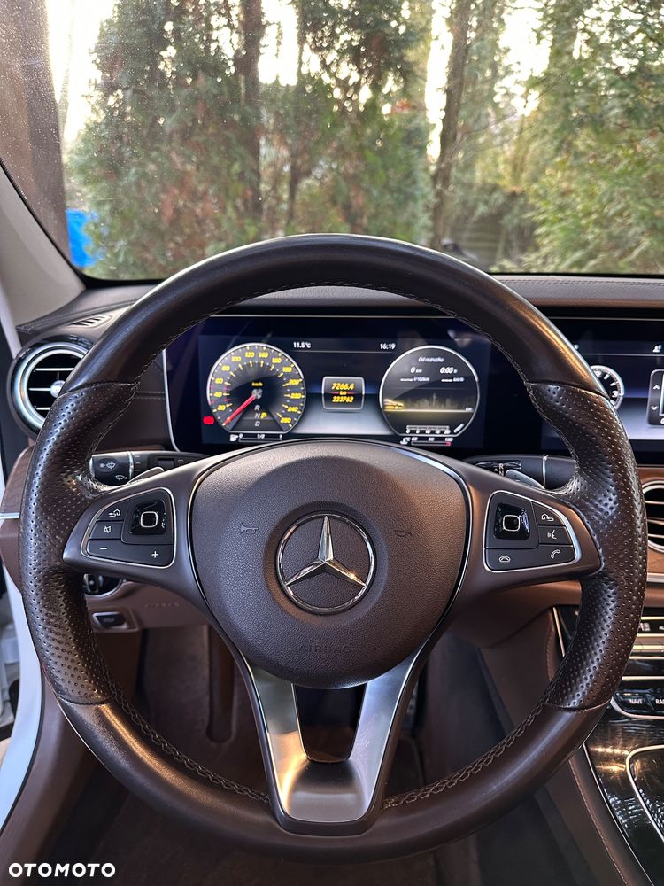 Mercedes-Benz Klasa E 220 d 4-Matic All-Terrain - 18