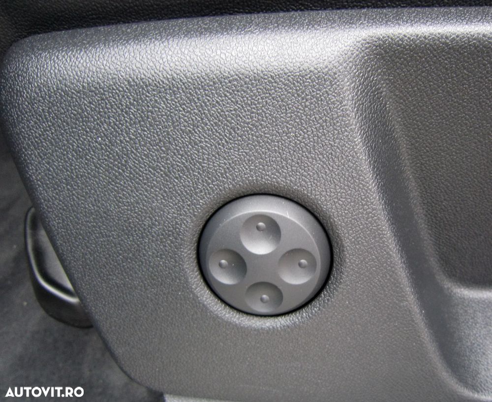 Audi Q5 40 TDI quattro S tronic S line - 35