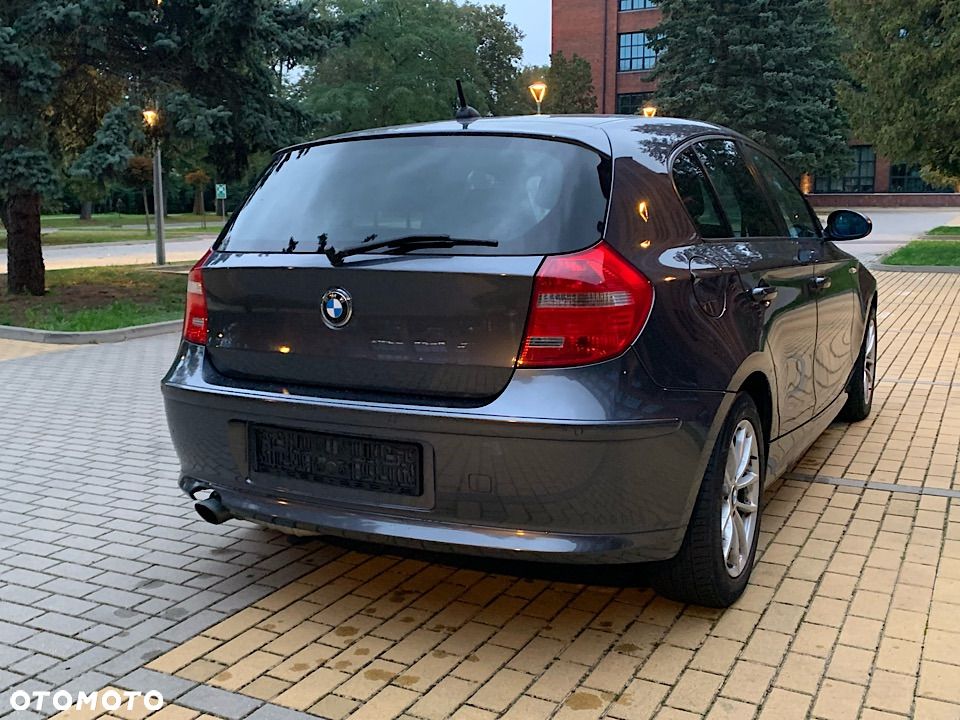 BMW Seria 1 120i - 11