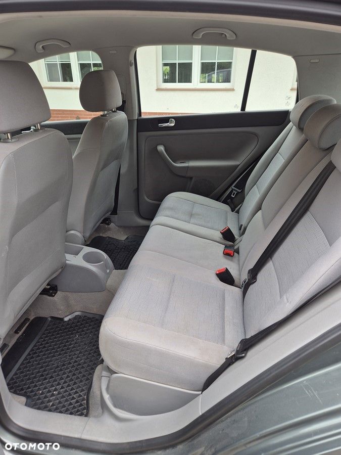 Volkswagen Golf - 11