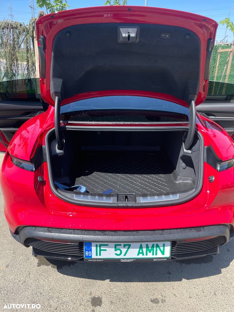 Porsche Taycan - 13