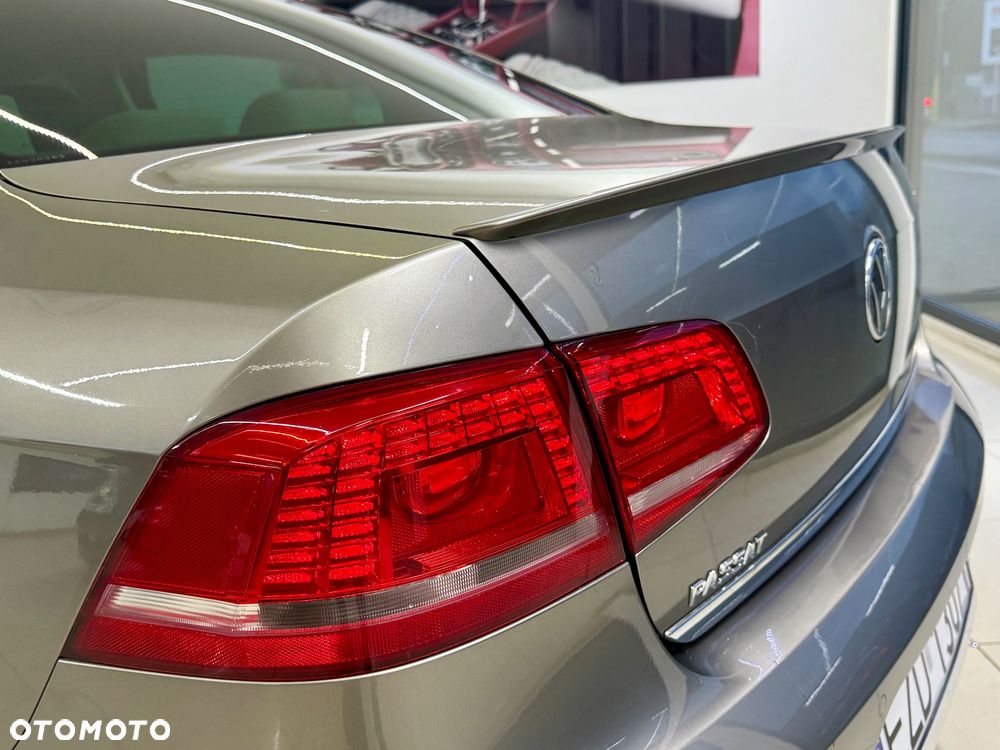 Volkswagen Passat 1.4 TSI R-Line Edition Plus - 14