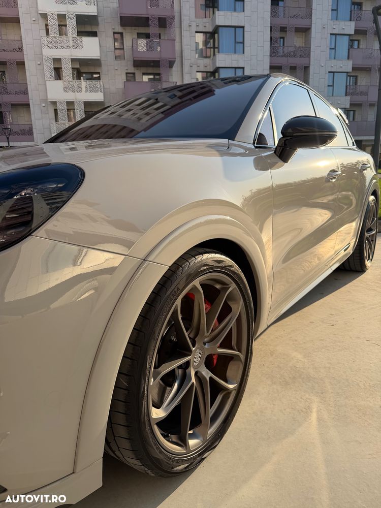 Porsche Cayenne - 8