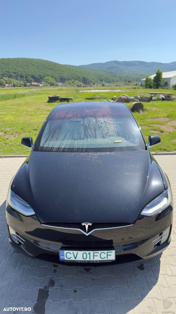 Tesla Model X - 6