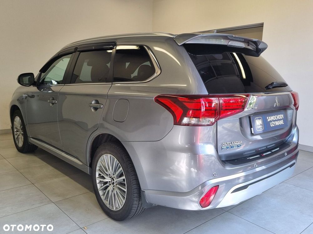 Mitsubishi Outlander Instyle + - 4