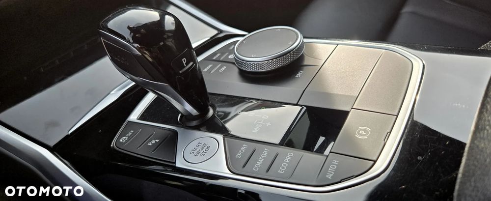 BMW Seria 3 320d xDrive Sport Line Shadow sport - 33