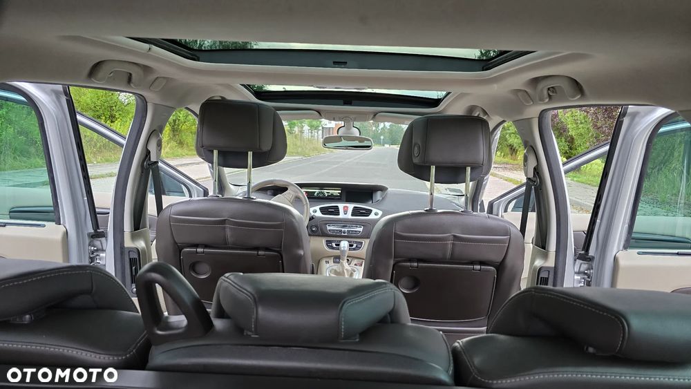 Renault Grand Scenic - 27