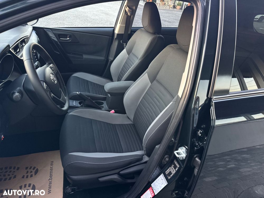 Toyota Auris 1.8 L VVT-i Hybrid Sol - 22