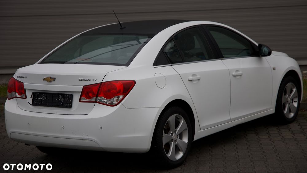 Chevrolet Cruze 1.8 LTZ - 24