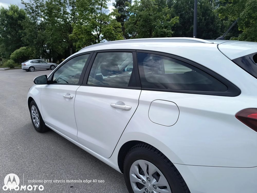 Hyundai i30 1.6 D Comfort - 14