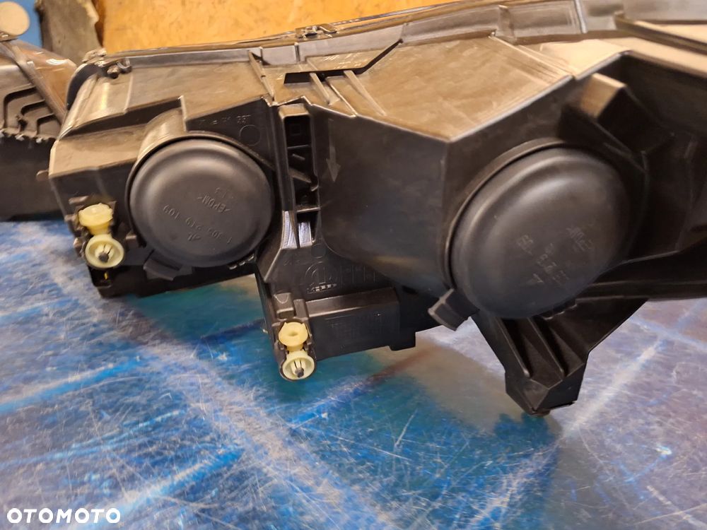 Lampa prawa lewa przednia opel Vivaro III lift 24 r - 15