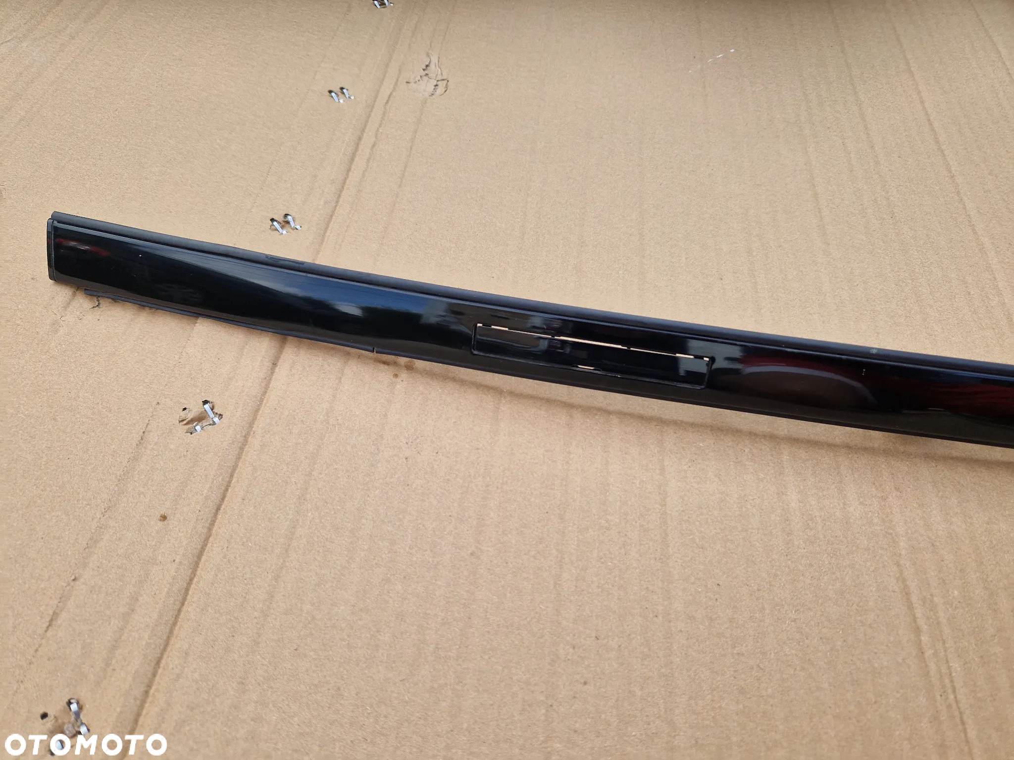 Mercedes C-Klasa W206 listwa dachowa lewa A2066900300 - 2