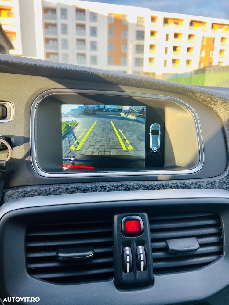 Volvo V40 D3 R-Design - 14