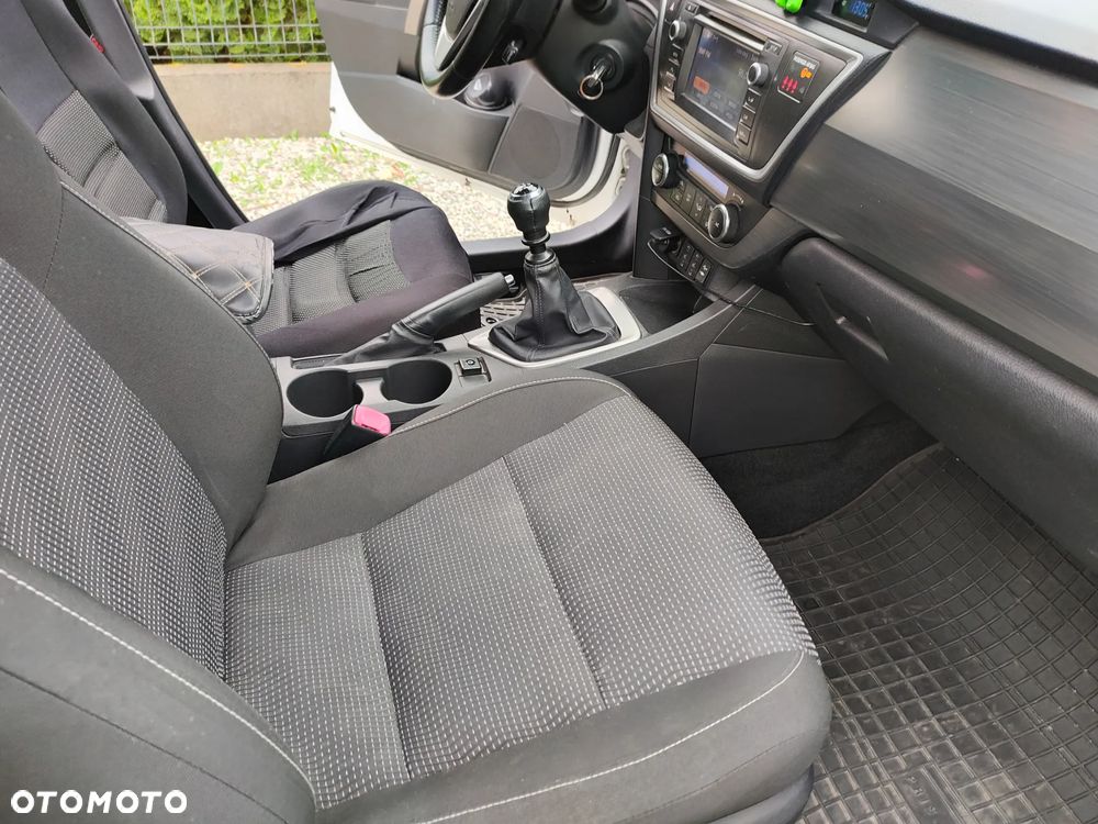 Toyota Auris - 17