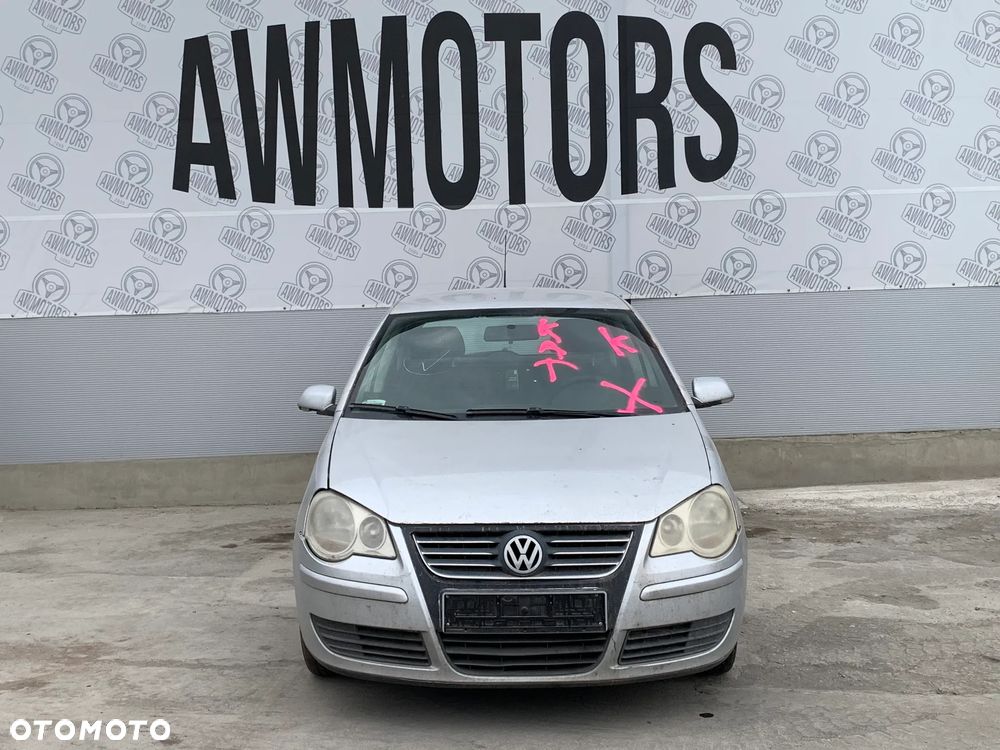 VOLKSWAGEN POLO 2008 *SAMOCHÓD NA CZĘŚCI* 4556 MASKA, LAMPA, DRZWI, LUSTERKO, ZDERZAK, GRILL, BŁOTNIK, KLAPA, BELKA, DESKA, FOTELE, KANAPA, ĆWIARTKA KIEROWNICA, TARCZE, ZACISKI, ZAWIESZENIE, KOMPLETNY PRZÓD, KOMPLETNY TYŁ, LICZNIK, ZEGARY, PRAWE LEWE PRZÓD TYŁ - 2