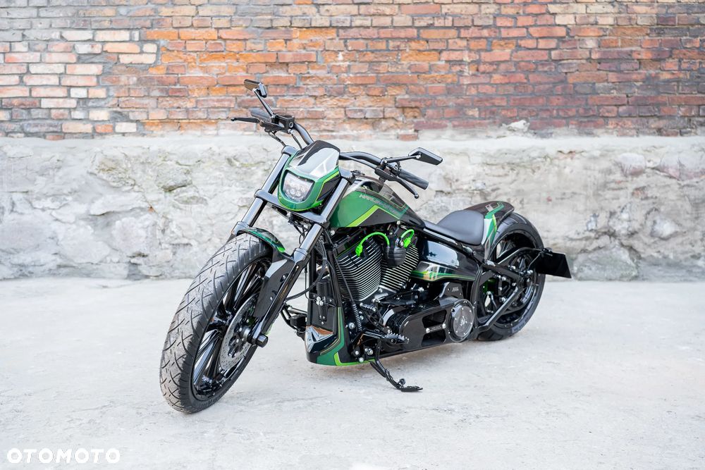 Harley-Davidson Softail Breakout - 8
