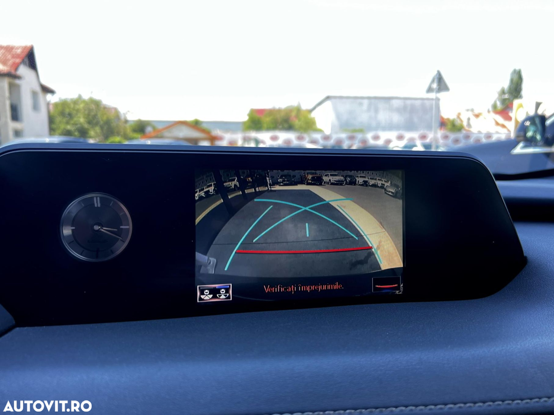 Lexus UX - 15