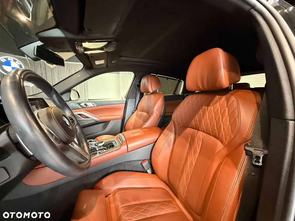 BMW X6 xDrive40d mHEV - 18