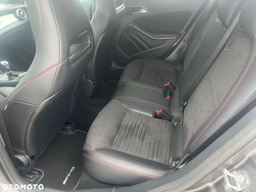 Mercedes-Benz CLA 180 Peak Edition - 5