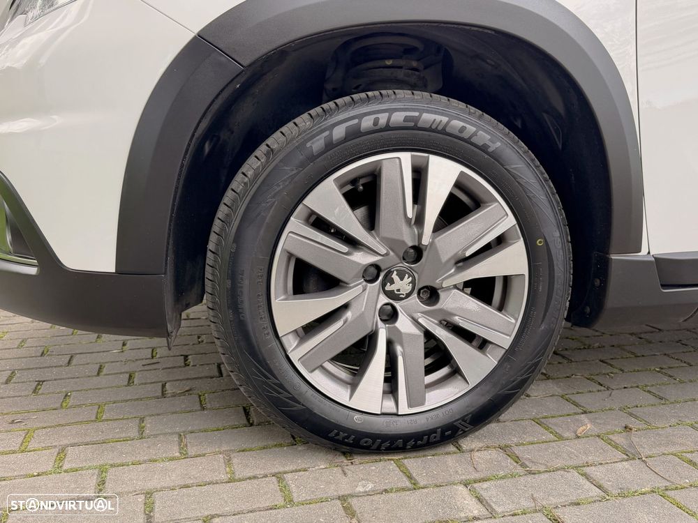 Peugeot 2008 1.2 PureTech Allure - 43