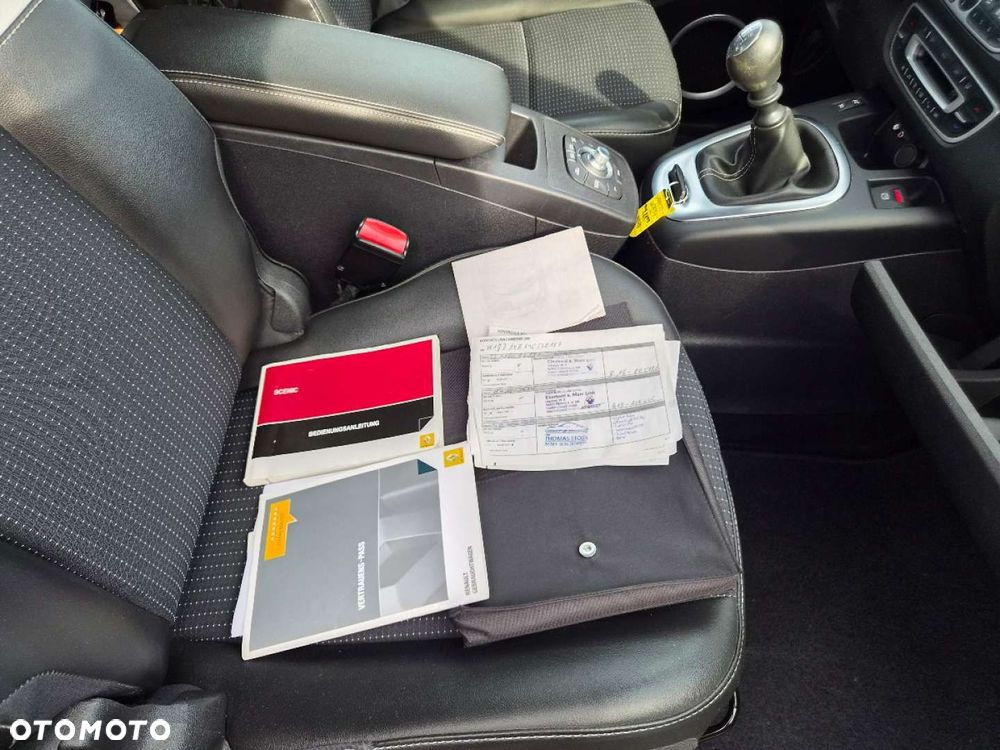 Renault Grand Scenic - 31