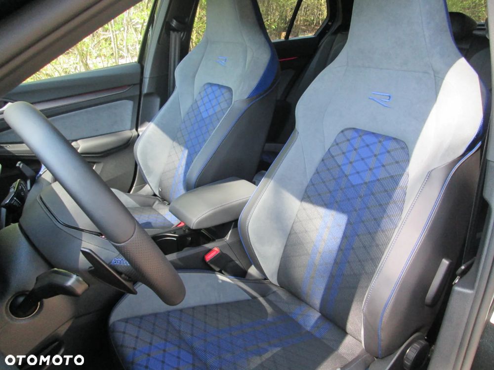 Volkswagen Golf - 30