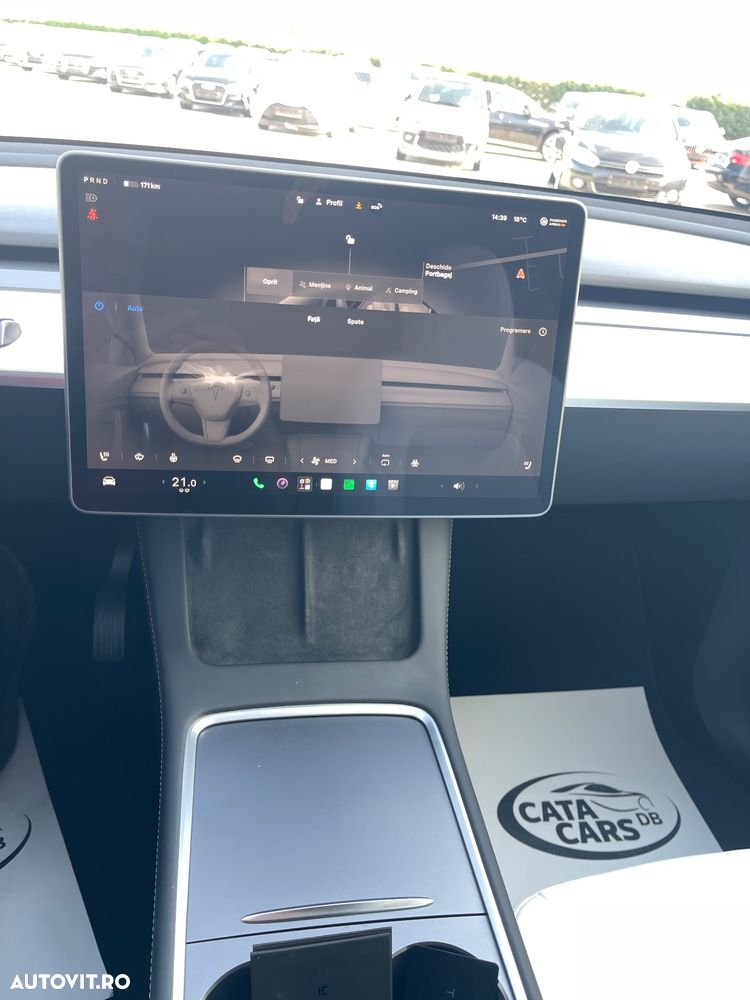 Tesla Model Y Long Range Dual Motor AWD - 32