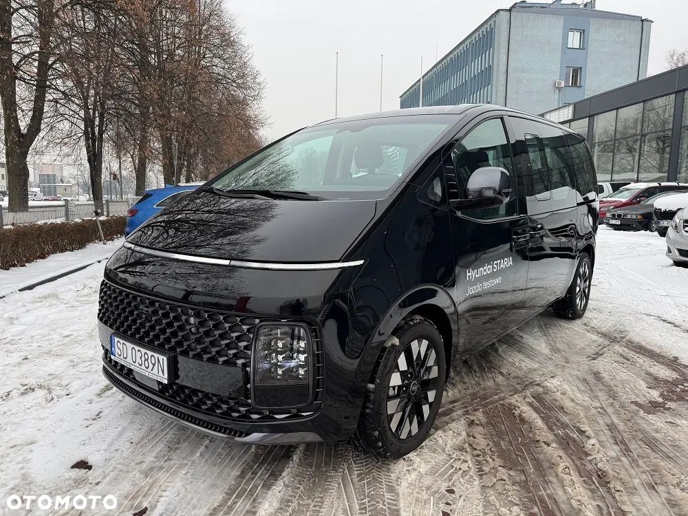 Hyundai Staria 1.6 T-GDI HEV Luxury - 2