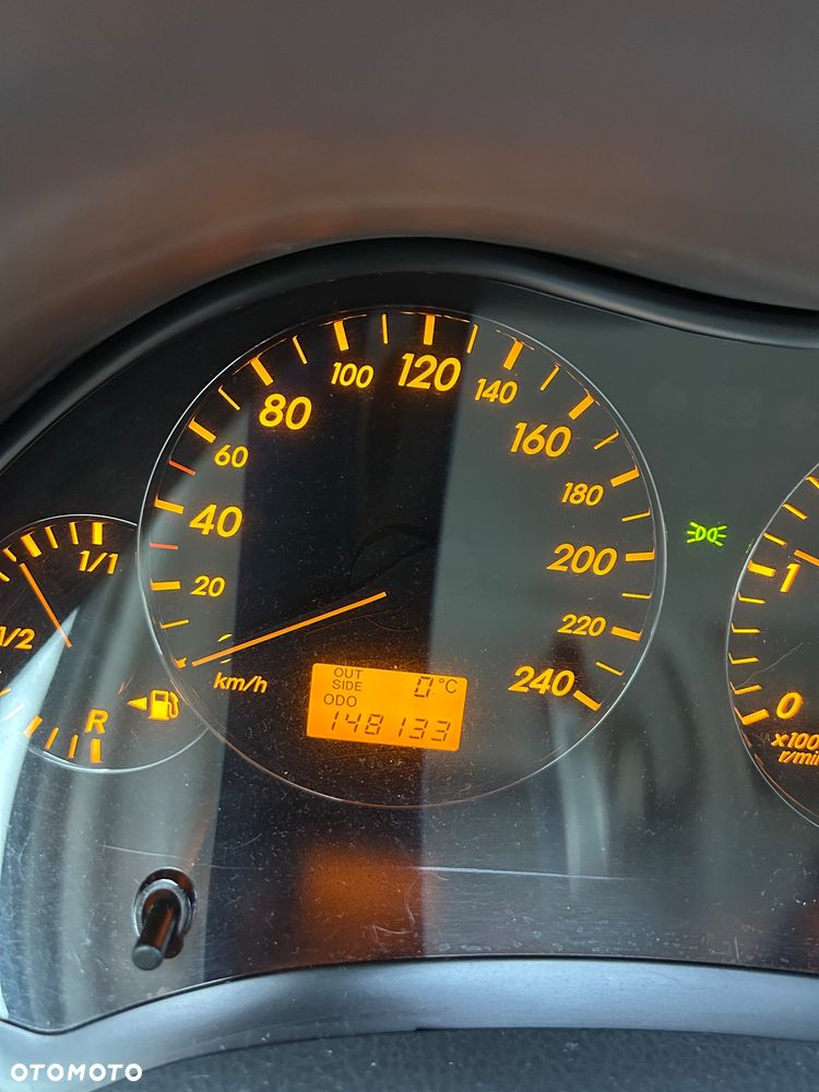 Toyota Avensis 2.2 D-4D Prestige - 30