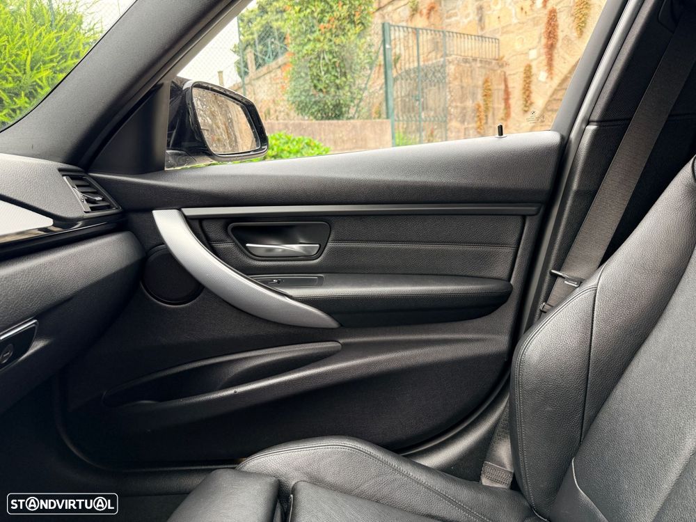BMW 320 d Auto Pack M - 30